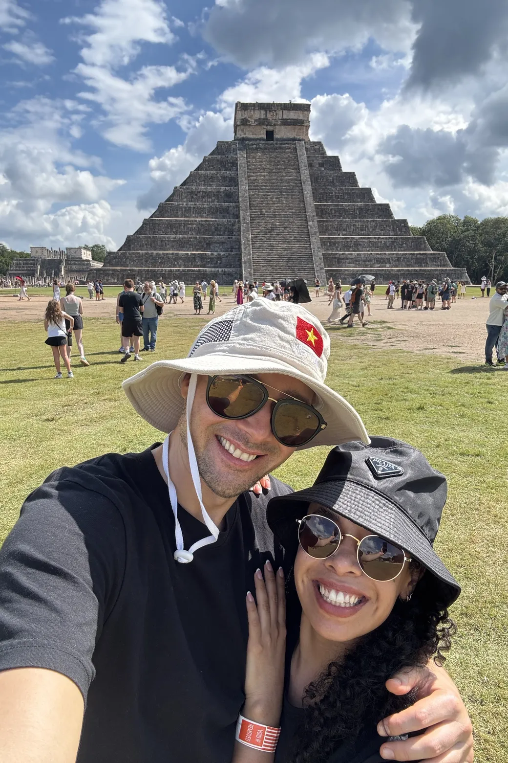 Melissa and Aleksejs in front of El Castillo, Chichén Itzá