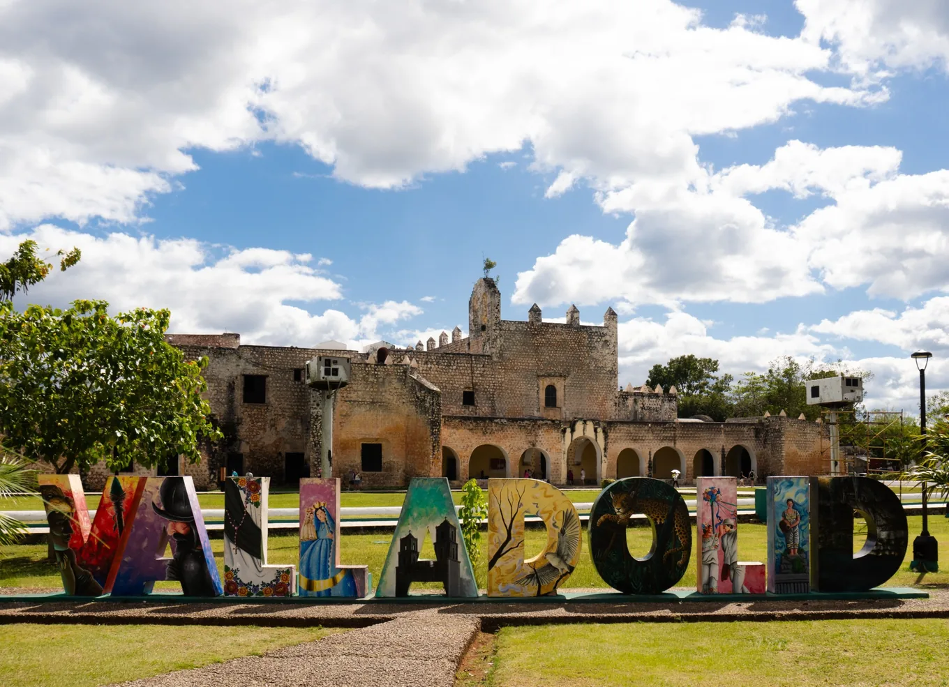 Valladolid's painted letters before the San Bernardino convent