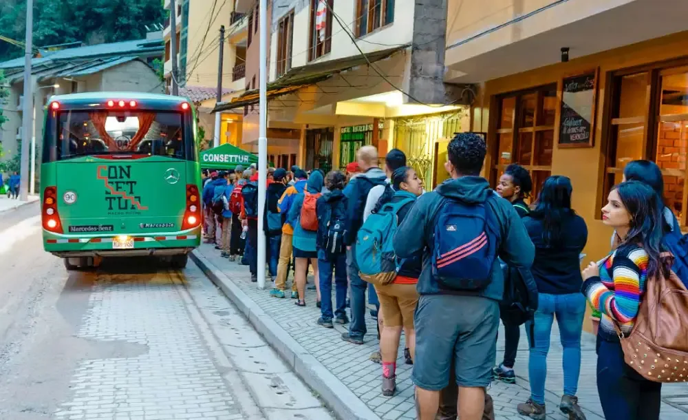 A line for the Consettur bus to Machu Picchu, in Machupicchu Pueblo